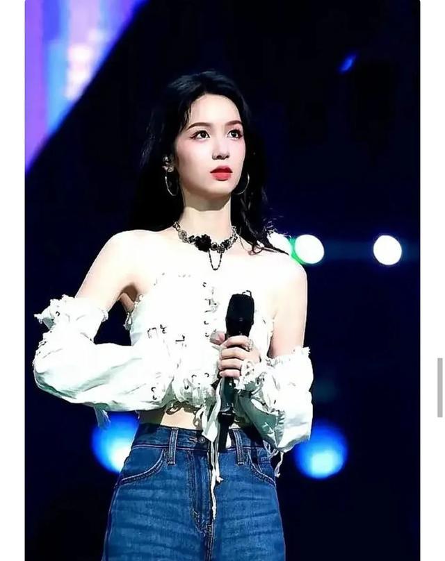周也运动品牌监控画面