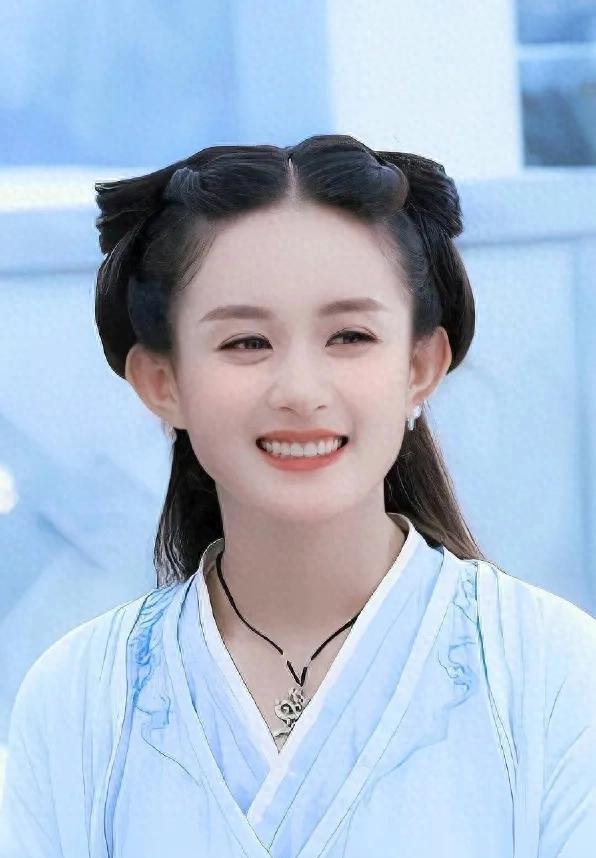 赵丽颖早期群演时期工作照